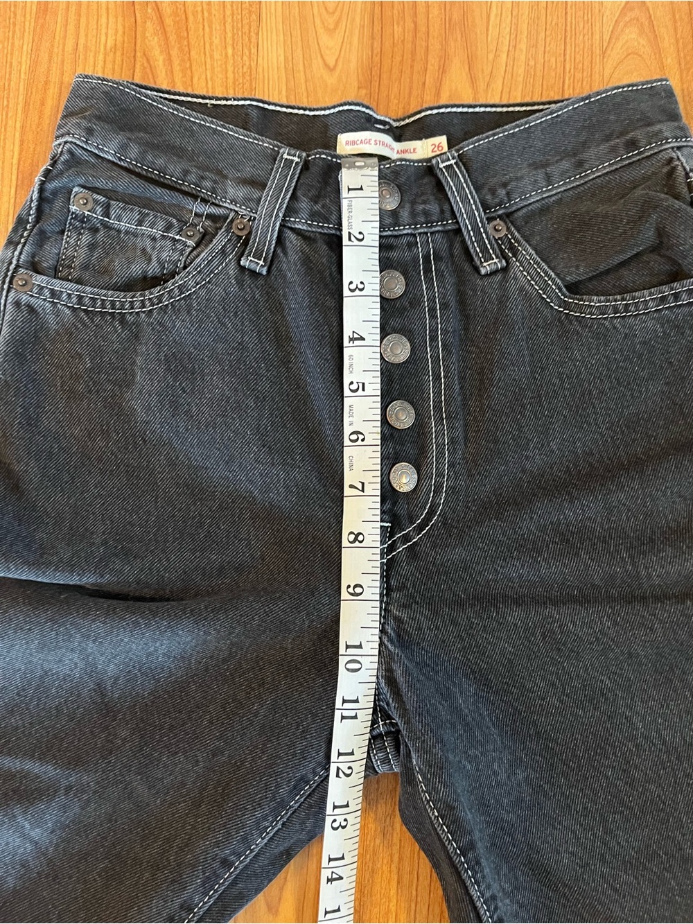 Levi’s women’s Black Straight-Leg Jeans - Picture 4 of 11